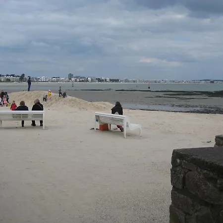 Au Bord Du Rivage Apartment *